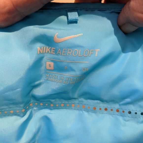 Nike Aeroloft Vest. Size S. EUC. - Picture 3 of 11